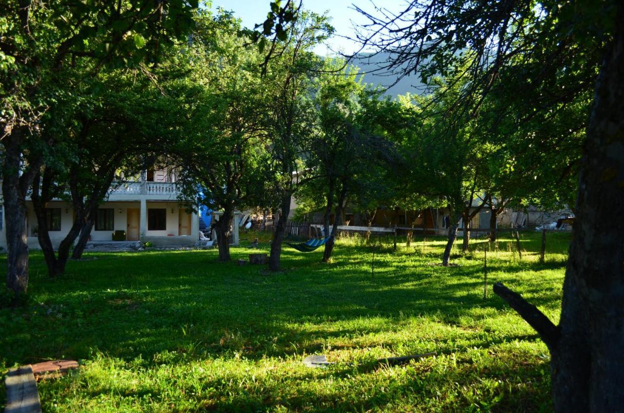 Garden House Mestia Exterior foto