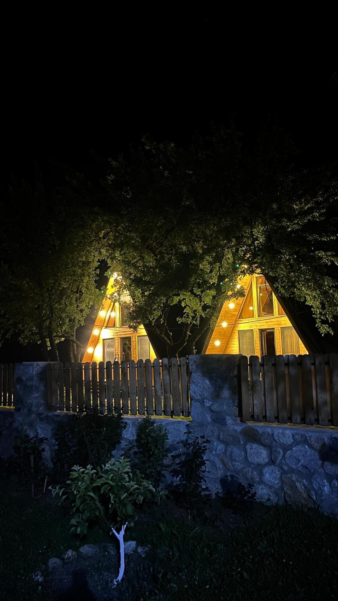 Garden House Mestia Exterior foto